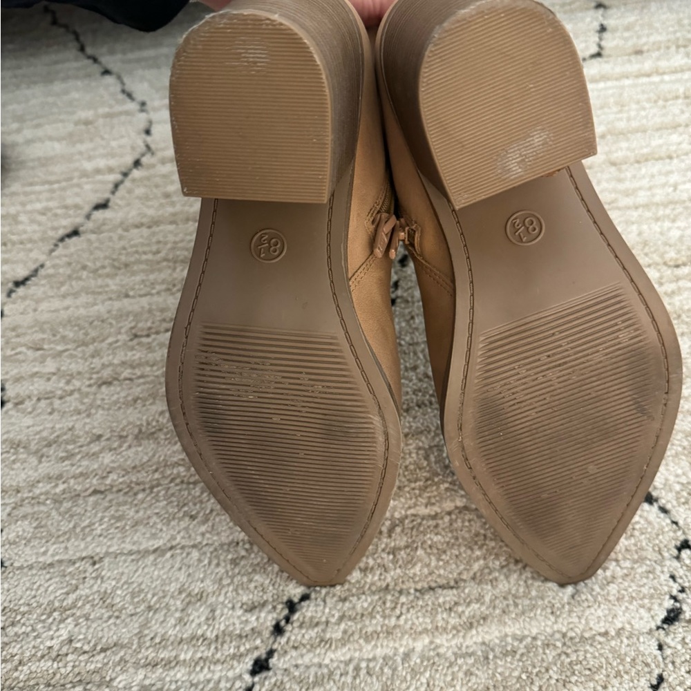 Target boots 8.5 - Picture 5 of 6